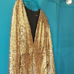 ❤🎉Host Pick❤🎉Gold sequin dress